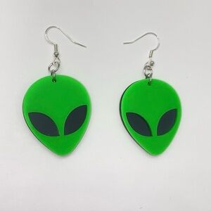 NEW Green Alien Earrings 👽💚